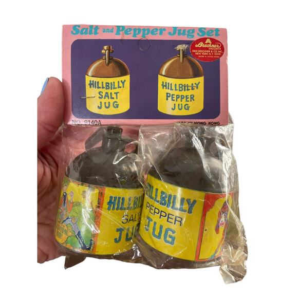 Vintage Hillbilly Salt & Pepper Shakers Moonshine Jugs Hong Kong Novelty NOS - Picture 4 of 16